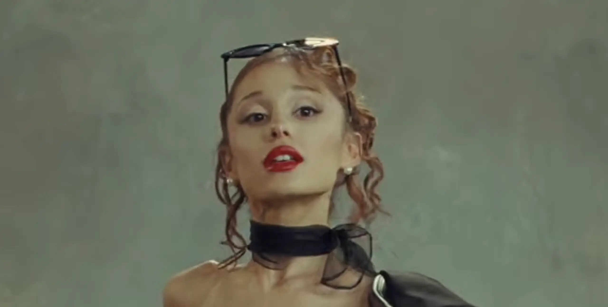 Fans rush to defend Ariana Grande after people make unsolicited comments about her body in new music video