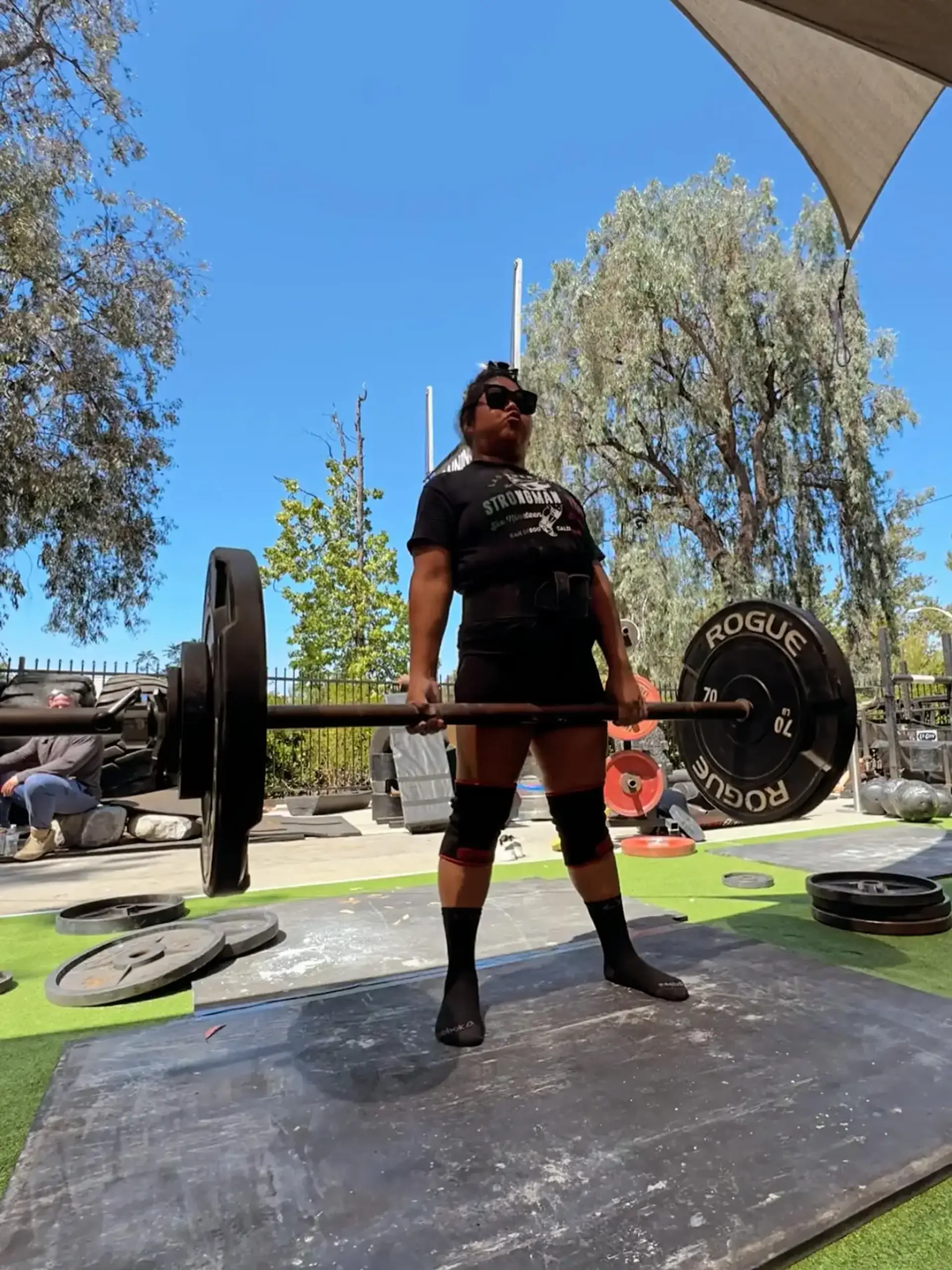 Leslie Caoili was formerly a strength athlete before her health problems began. Credit: GoFundMe