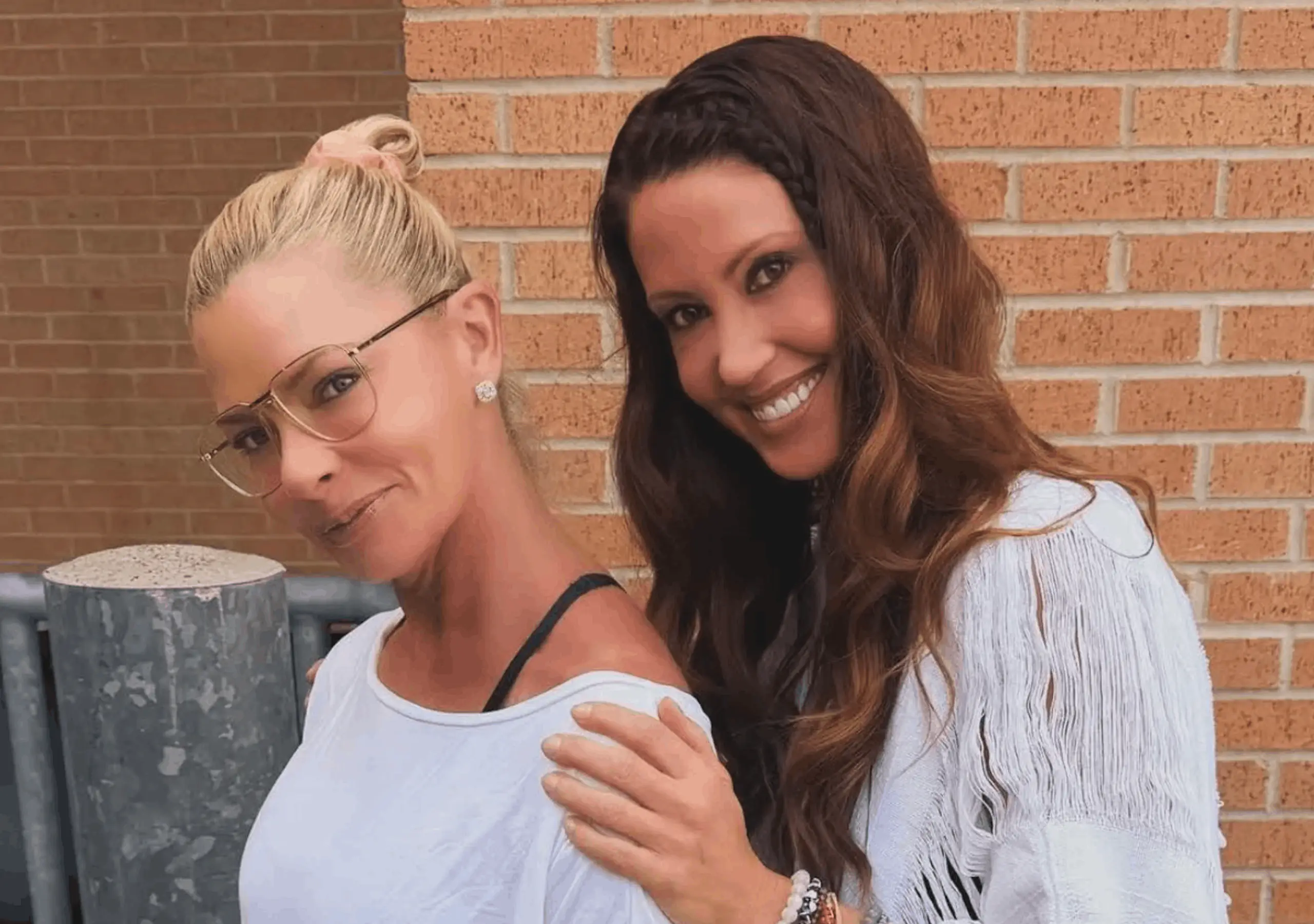 Both Elizabeth and Pressly now upload content onto OnlyFans. Credit: Facebook/@NerdInformants