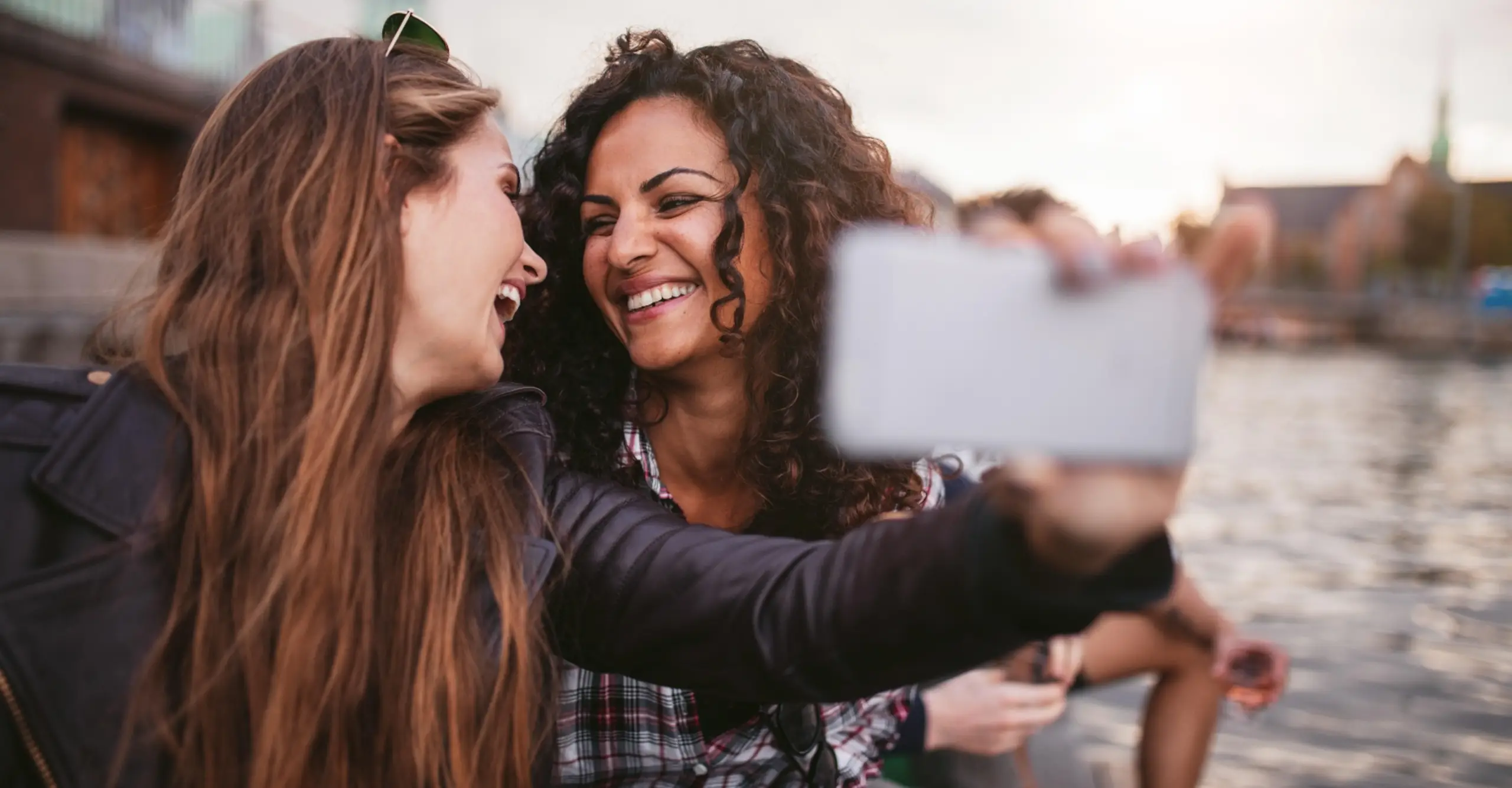 Relationship counsellor explains how to retain strong friendships throughout your life